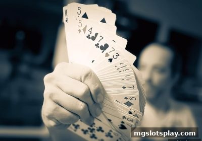 mg电子深度解析：极速赛车与推牌九的风险收益博弈策略