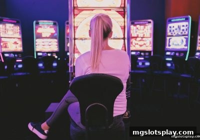 mg电子深度解析：万人推牌九转轴的布局智慧与实战策略
